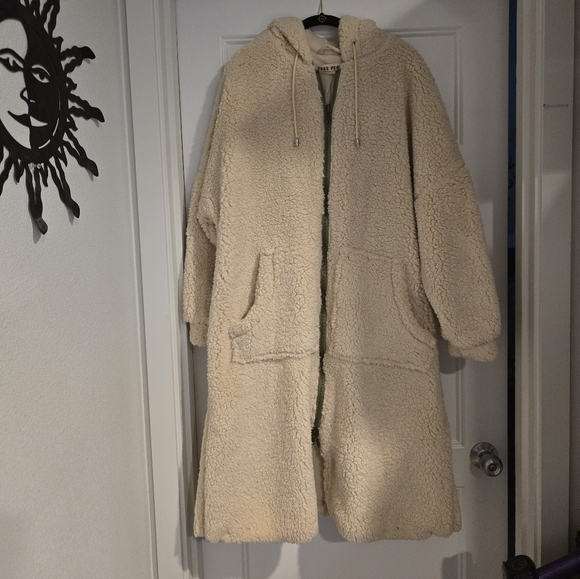 Free People Jackets & Blazers - Free People Cozy Cream Sherpa Long Hooded Coat W/ Army Green 2way Zipper. Size S